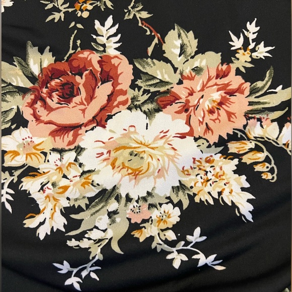 & Harmony long maxi dress black and floral minimal sleeve Size 3XL flared hem - Picture 6 of 6